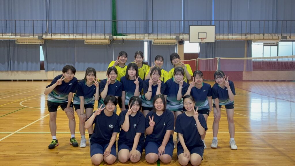 女子バドミントン部　大会結果につきまして